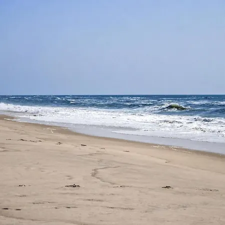 بيت للعطل Beachside House