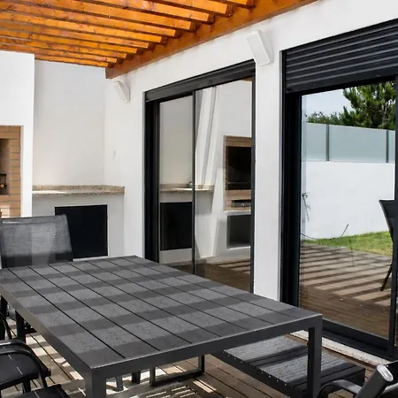 بيت للعطل Beachside House