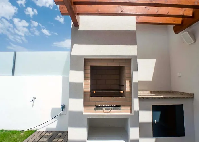 Beachside House 度假居 *